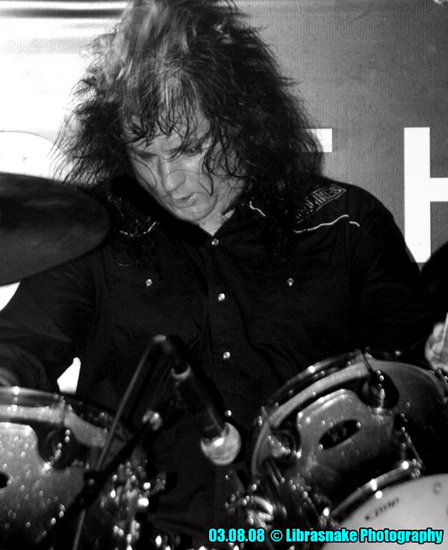 The Machines - Live at The BridgeHouse 2, Canning Town, London - 03.08.08