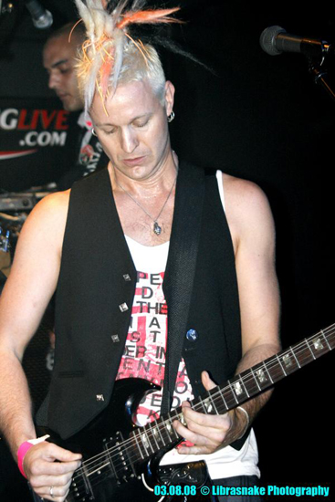 The Duel - Live at The BridgeHouse 2, Canning Town, London - 03.08.08