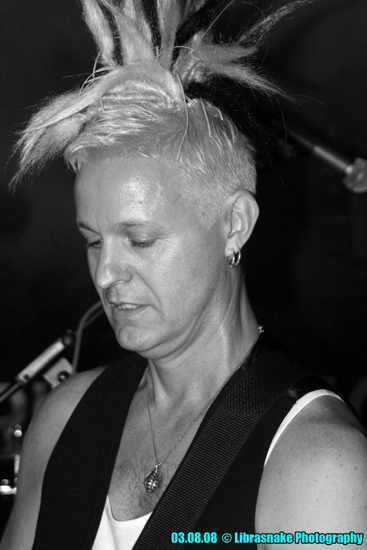 The Duel - Live at The BridgeHouse 2, Canning Town, London - 03.08.08