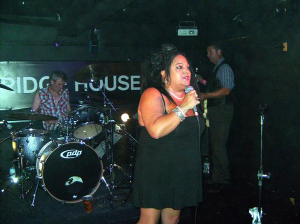 Manufactured Romance - Live at The BridgeHouse 2, Canning Town, London - 03.08.08