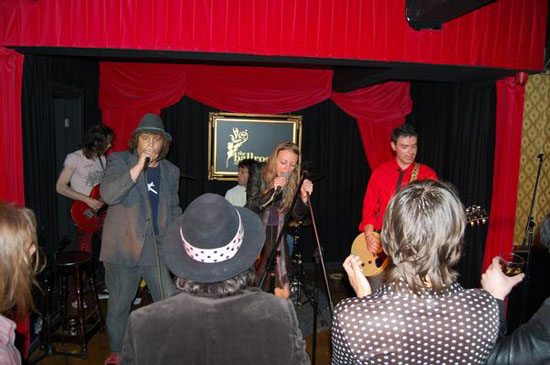 Rick Blaze & The Idol Lips - Live at The Cavendish Arms, London - 27.06.08