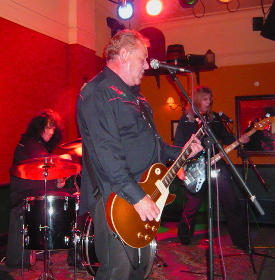 The Machines - Live at Finnegan's Wake, Ealing, London - 12.07.08