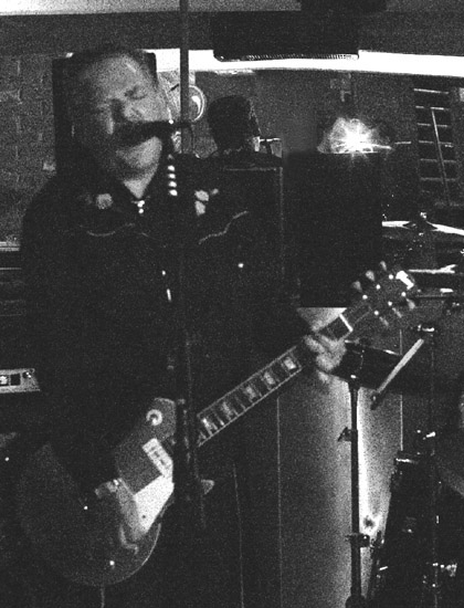 The Machines - Live at Lennons Bar - Great Dunmow, Essex - 19.07.08 