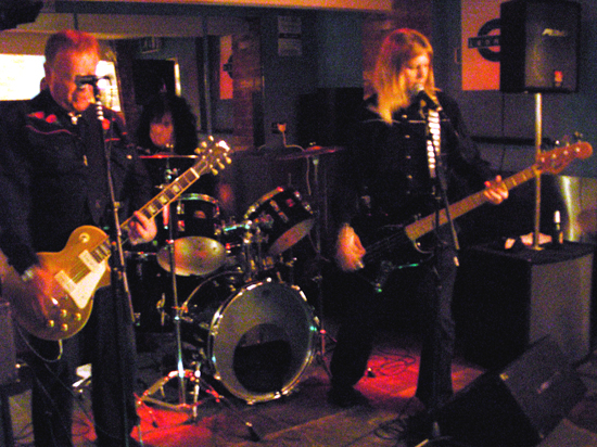 The Machines - Live at Lennons Bar - Great Dunmow, Essex - 19.07.08 