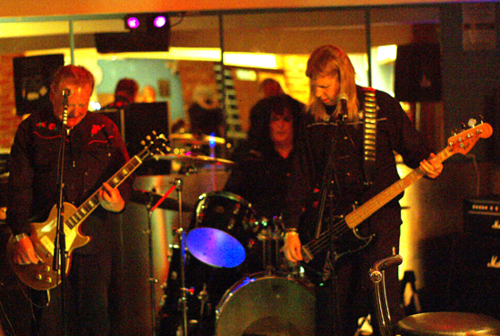 The Machines - Live at Lennons Bar - Great Dunmow, Essex - 19.07.08 