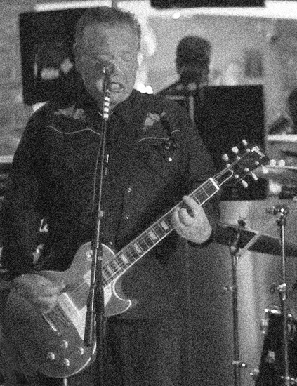 The Machines - Live at Lennons Bar - Great Dunmow, Essex - 19.07.08 