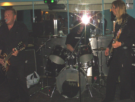 The Machines - Live at Lennons Bar - Great Dunmow, Essex - 19.07.08 - Soundcheck