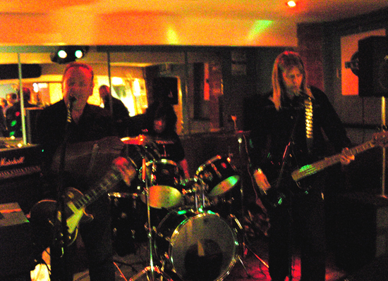 The Machines - Live at Lennons Bar - Great Dunmow, Essex - 19.07.08 - Soundcheck