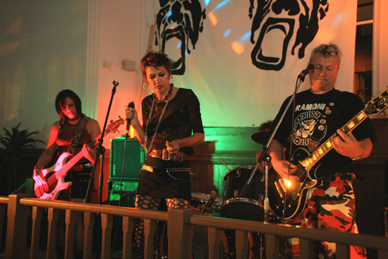 Girls on Top - Live at The Old Ticket Hall, Windsor - 26.07.08