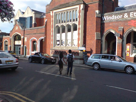 The Machines + Kingdom Waits + Girls on Top + London - Live at The Old Ticket Hall, Windsor - 26.07.08