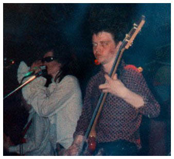 Doctor and The Medics - Live at The Queens Hotel - 1983